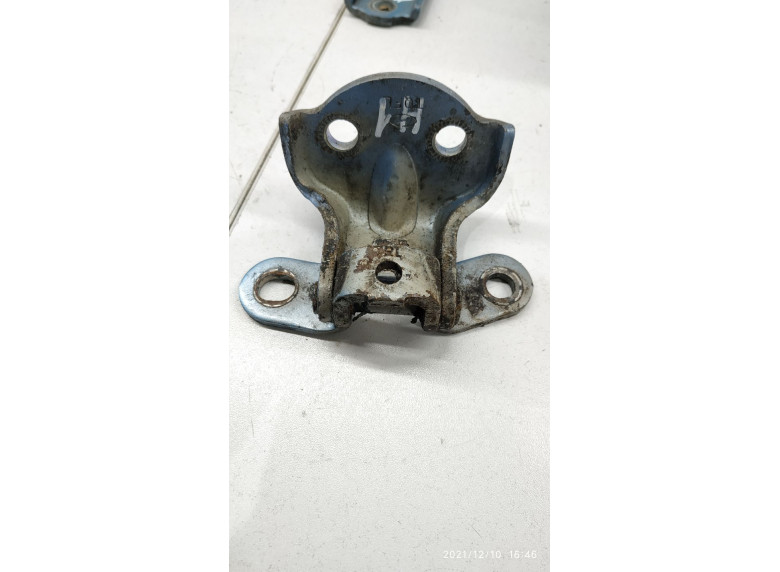 Петля двери передней правой к Hyundai H1, 2010г.