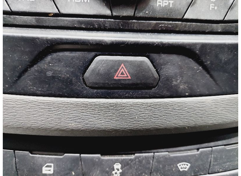 Кнопка аварийной сигнализации к Lada Vesta, 2018г.