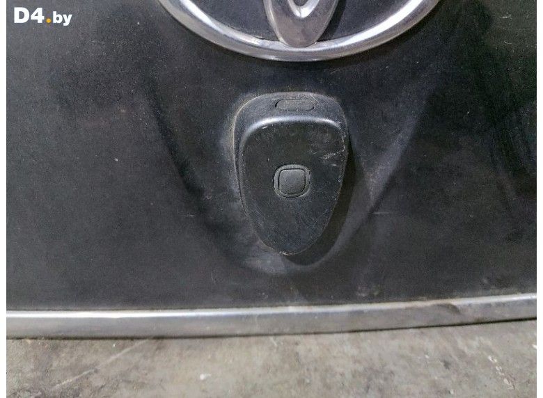 Кнопка открытия багажника к Toyota iQ undefined г.