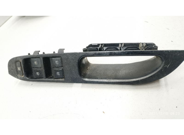 Блок управления стеклоподъемниками к Seat Ibiza, 2004г.