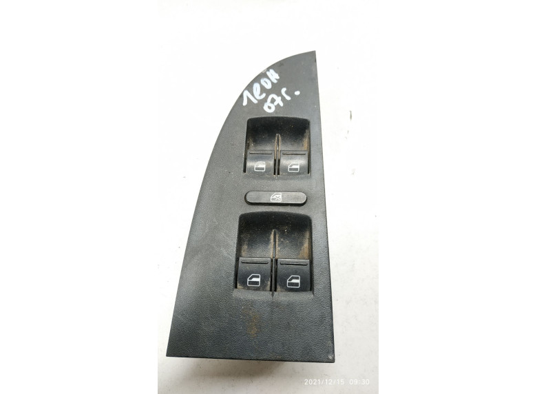 Блок управления стеклоподъемниками к Seat Leon