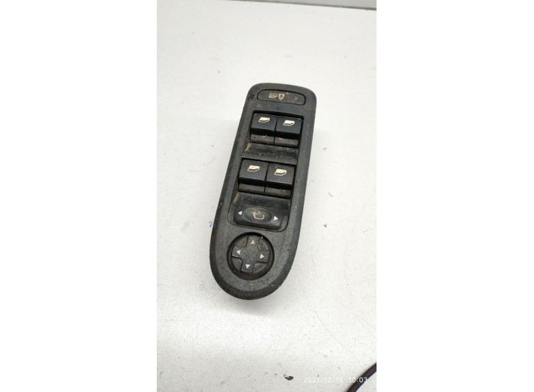 Блок управления стеклоподъемниками к Peugeot 308