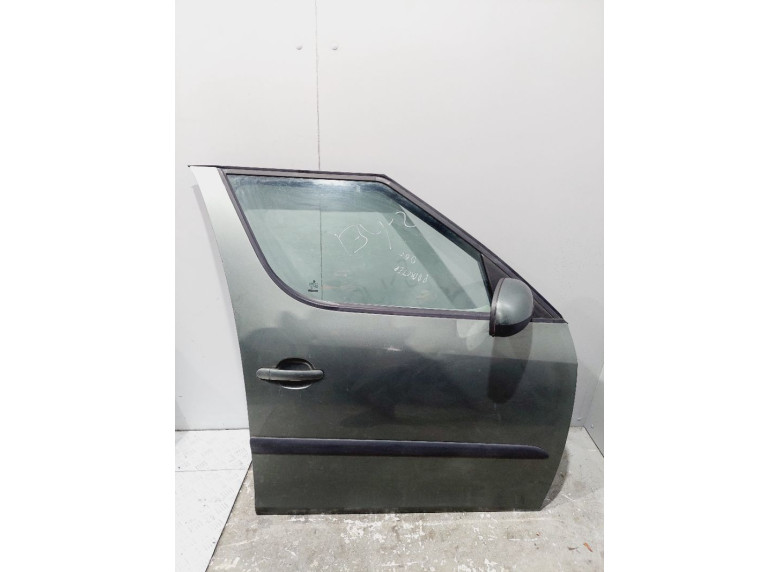 Дверь передняя правая к Skoda Roomster, 2006г.