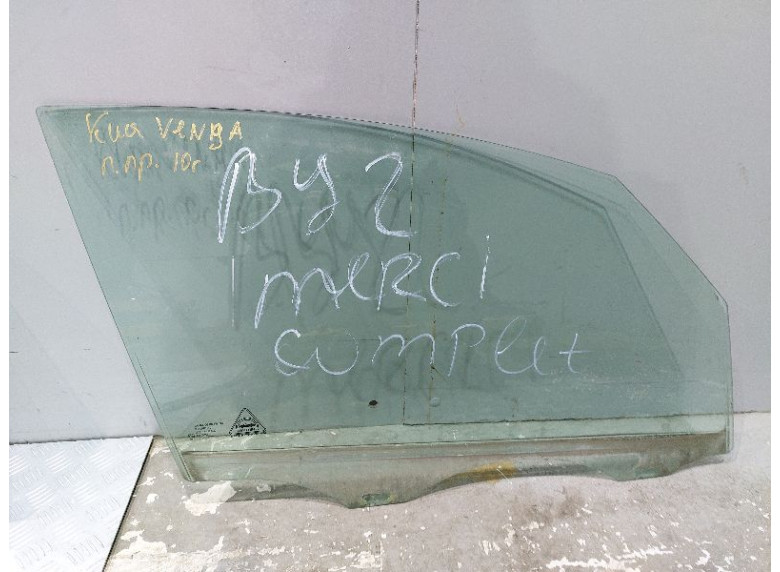 Стекло двери передней правой к Kia Venga, 2010г.