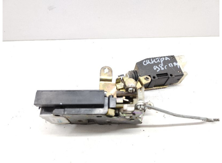 Замок двери передней правой к Opel Sintra, 1998г.