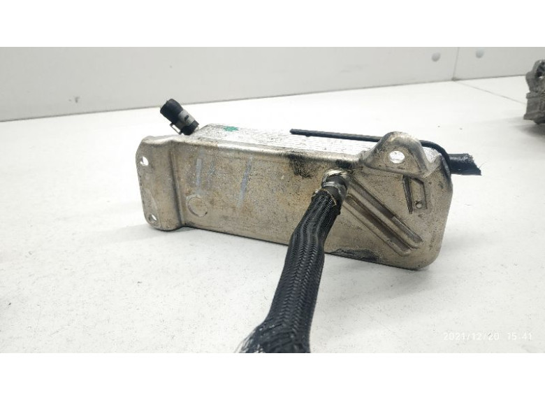 Теплообменник масляного фильтра к Mercedes C W202, 2001г.