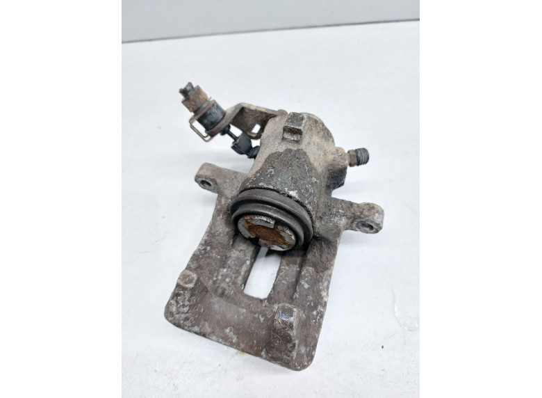 Суппорт задний левый к Volkswagen Golf, 2001г.