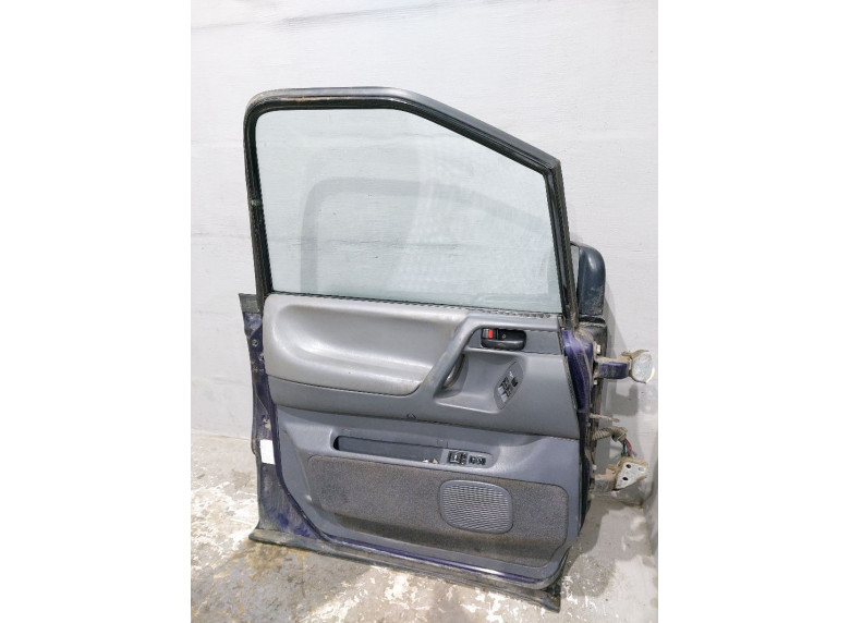 Стекло двери передней левой к Toyota Previa, 1997г.
