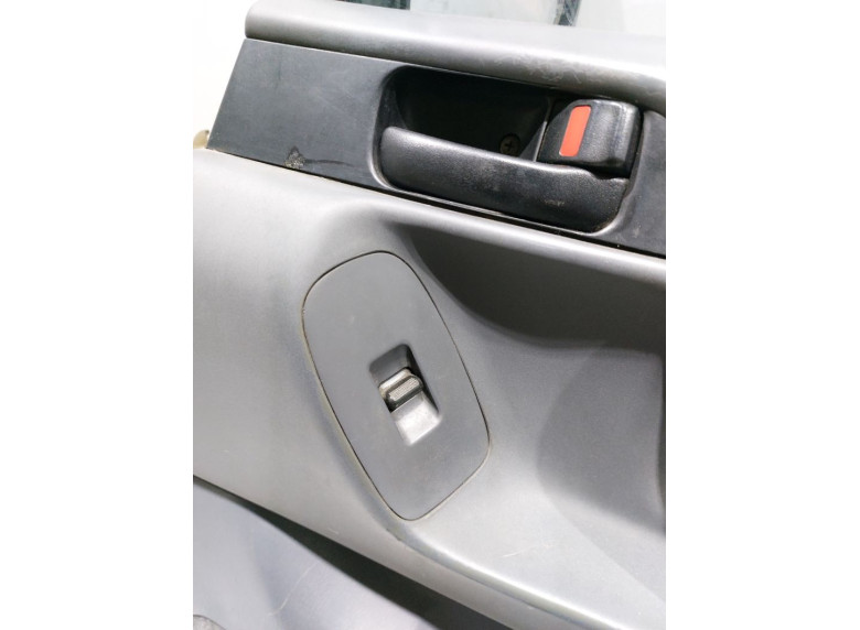 Кнопка стеклоподъемника переднего правого к Toyota Previa, 1997г.