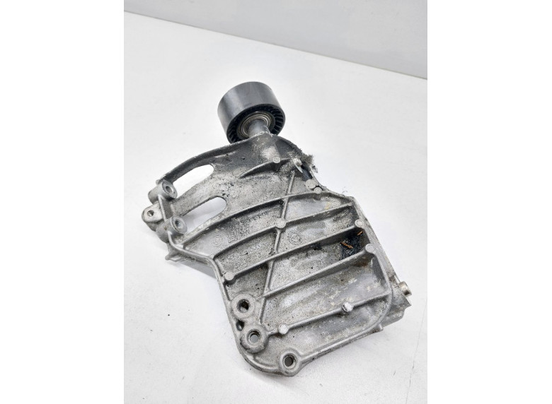 Кронштейн компрессора кондиционера к BMW X5 E70, 2010г.