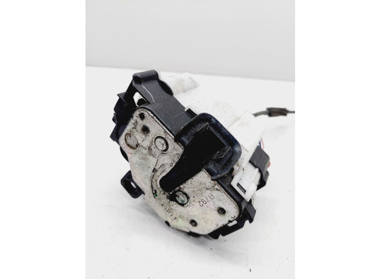 Замок двери передней правой к Fiat 500, 2009г.