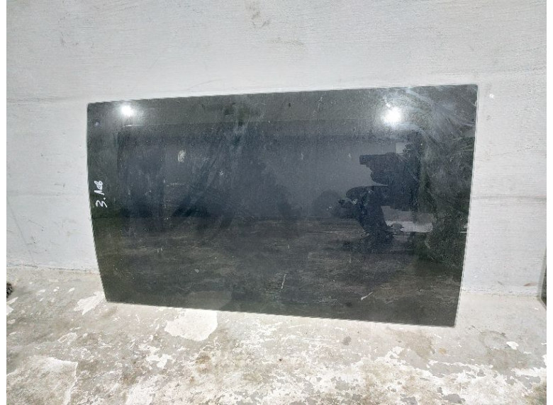 Стекло двери задней левой к Chrysler Voyager