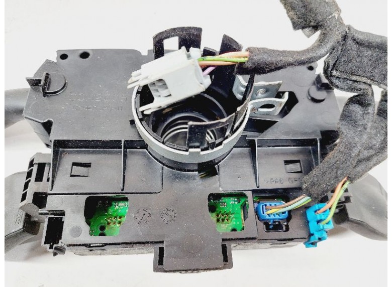 Переключатель подрулевой (стрекоза) к Переключатель подрулевой (стрекоза) к Peugeot 308 undefined г. 308