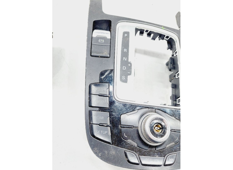 Консоль салона (кулисная часть) к Audi A4, 2011г.