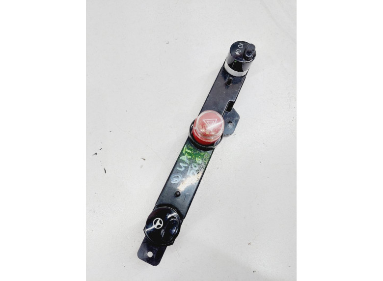 Кнопка аварийной сигнализации к Fiat 500, 2009г.