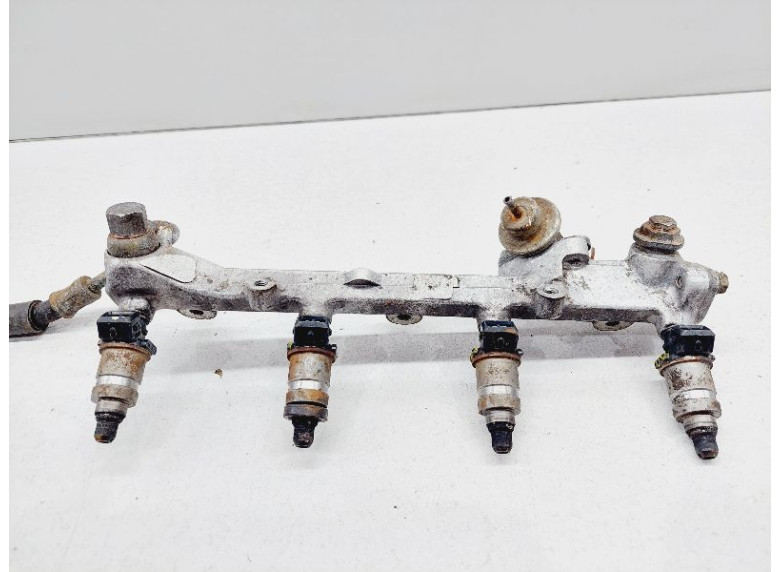 Топливная рампа к Rover 600, 1994г.