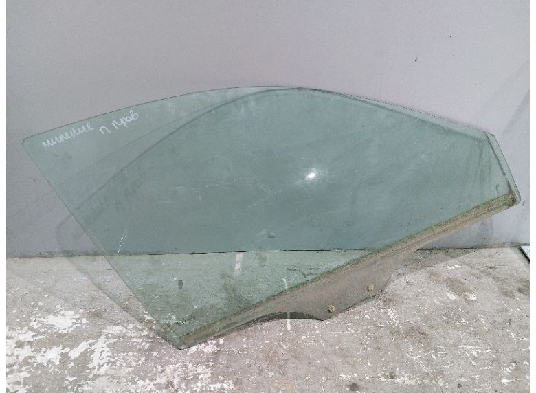 Стекло двери передней правой к Mazda Millenia