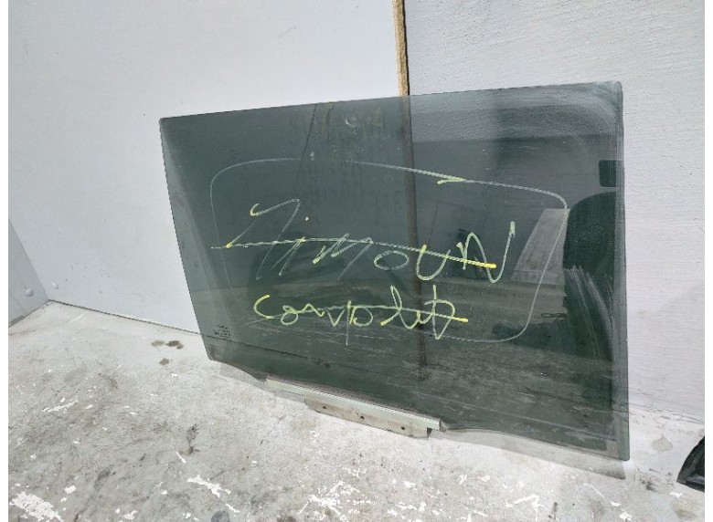 Стекло двери задней правой к Toyota Avensis