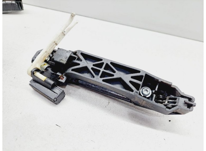 Ручка наружная задняя правая к Ручка наружная задняя правая к Toyota Avensis undefined г. Avensis