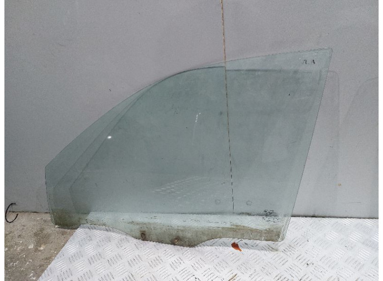 Стекло двери передней левой к Hyundai Sonata, 1997г.