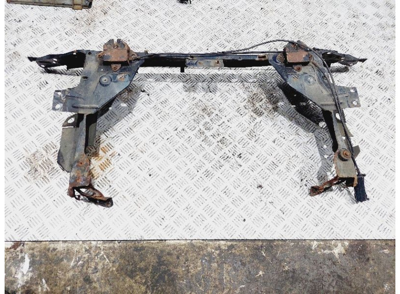 Передняя панель крепления облицовки (телевизор) к Mazda Millenia