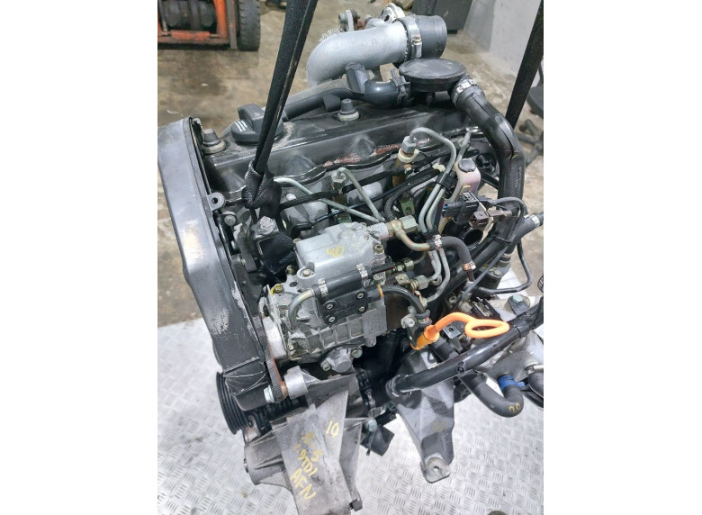 Кронштейн двигателя к Volkswagen Passat, 1998г.