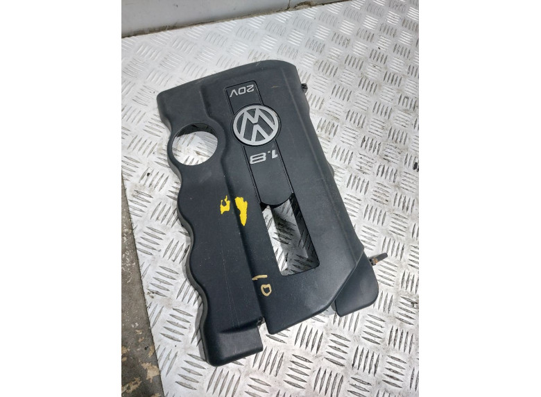 Декоративная крышка двигателя к Volkswagen Passat, 1998г.