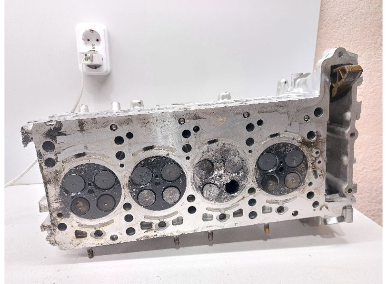 Головка блока цилиндров к Mercedes C W204, 2012г.