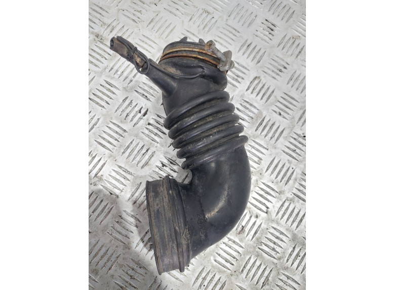Патрубок воздушного фильтра к Mitsubishi Lancer, 2005г.