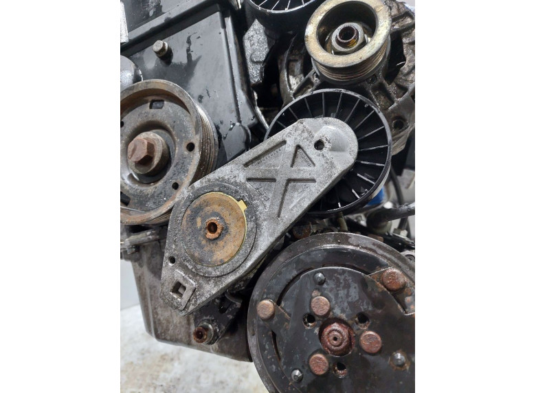 Натяжитель ремня генератора к Citroen Berlingo, 2000г.