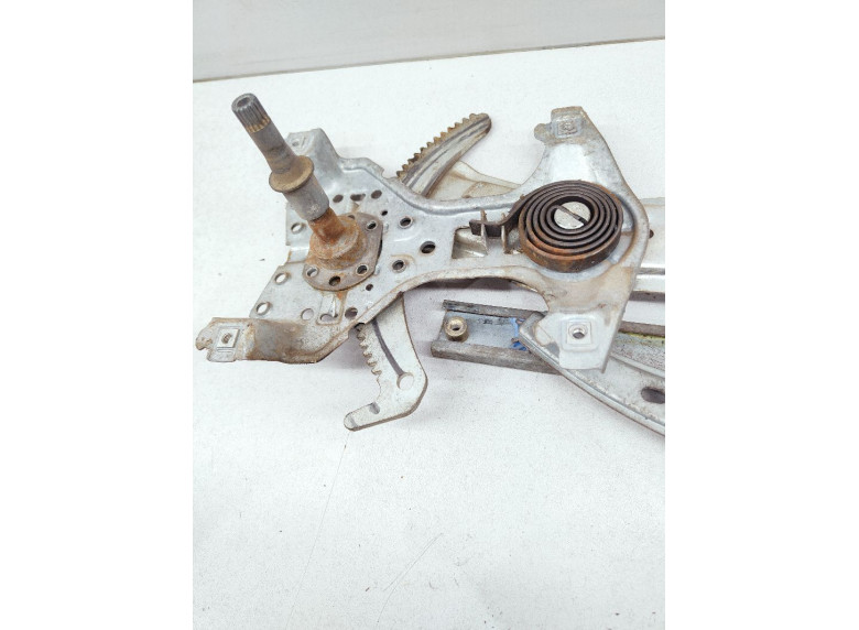 Стеклоподъемник передний правый к Volkswagen Passat, 1991г.