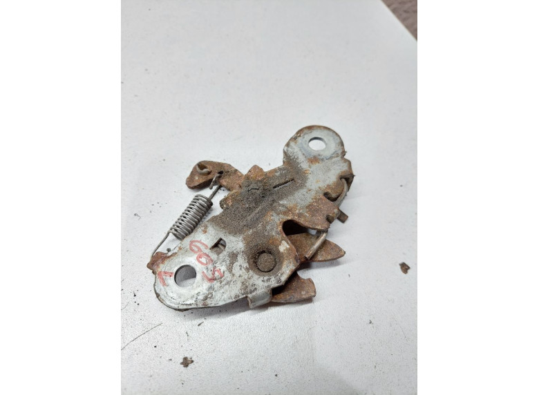 Замок капота к Peugeot 605, 1994г.