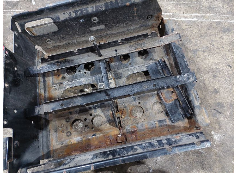 Полка аккумулятора к DAF XF, 2013г.