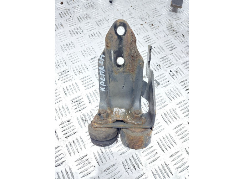 Кронштейн радиатора к DAF XF, 2013г.