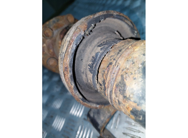 Карданный вал к Volkswagen Transporter, 2005г.