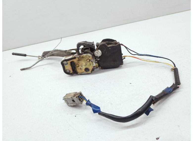 Замок двери передней правой к Rover 600, 1997г.