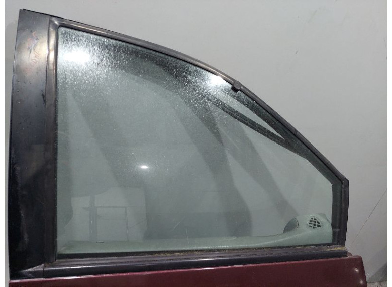 Стекло двери передней правой к Chrysler Voyager