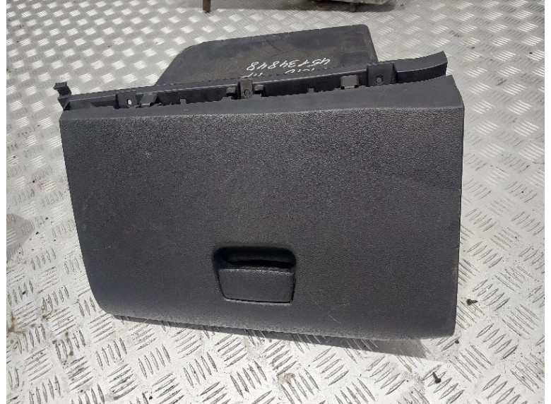 Бардачок к Kia Rio, 2011г.