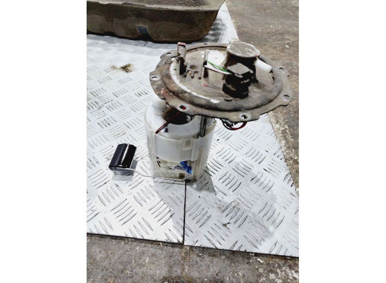 Насос топливный к Kia Rio, 2016г.