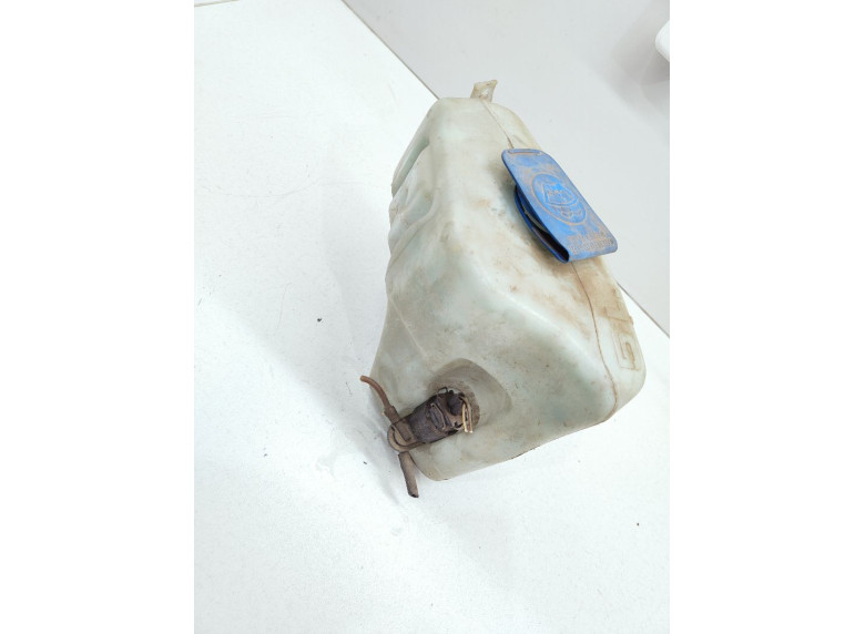 Бачок омывателя к Volkswagen Passat, 1991г.