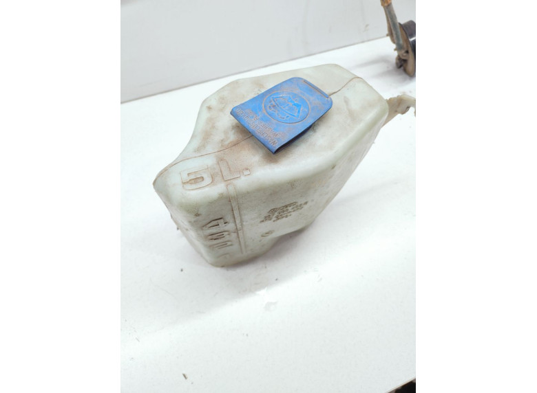 Бачок омывателя к Volkswagen Passat, 1991г.