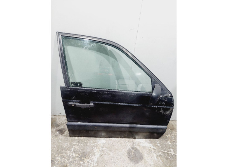 Стекло двери передней правой к Volkswagen Passat, 1991г.