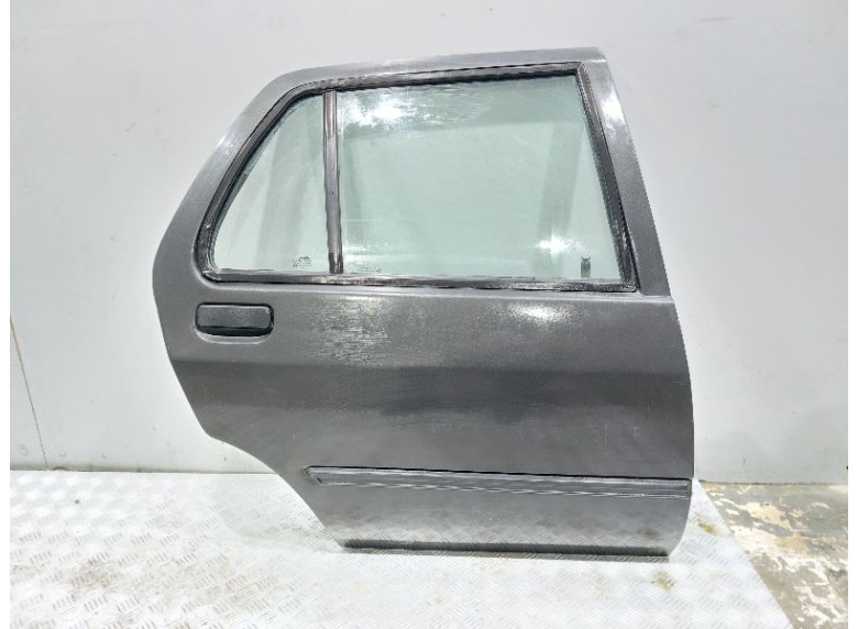 Дверь задняя правая к Renault Clio, 1993г.