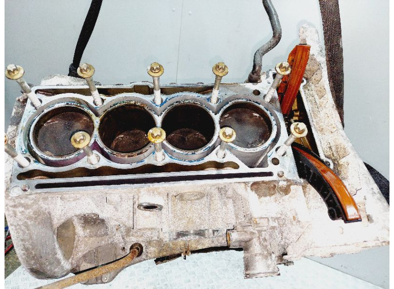 Блок цилиндров к Mercedes C W204, 2008г.