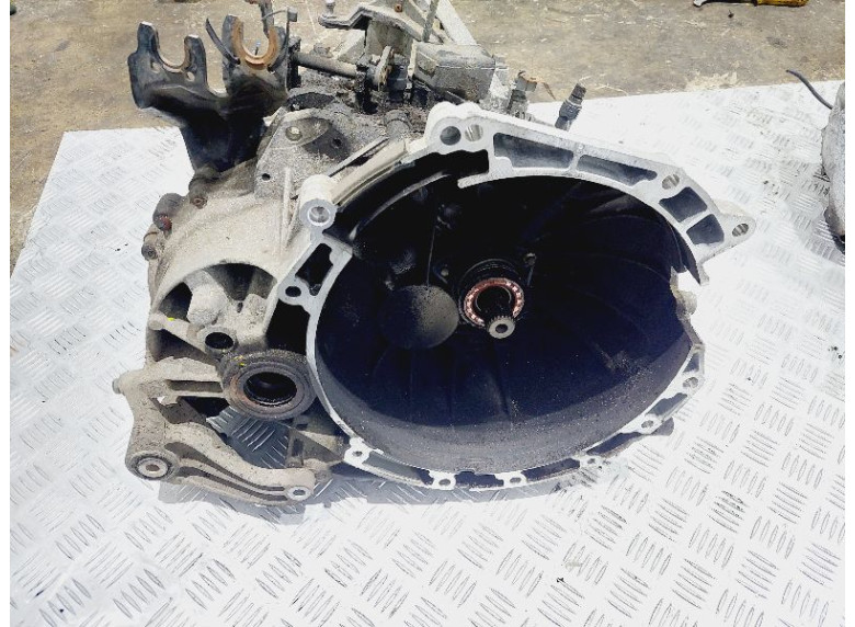 КПП механическая (МКПП) к Volvo S40, 2005г.