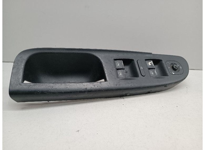 Блок управления стеклоподъемниками к Volkswagen Passat, 2006г.