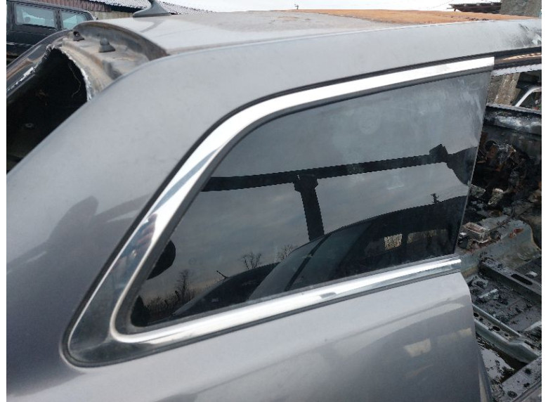 Стекло кузовное боковое правое к Mazda CX7