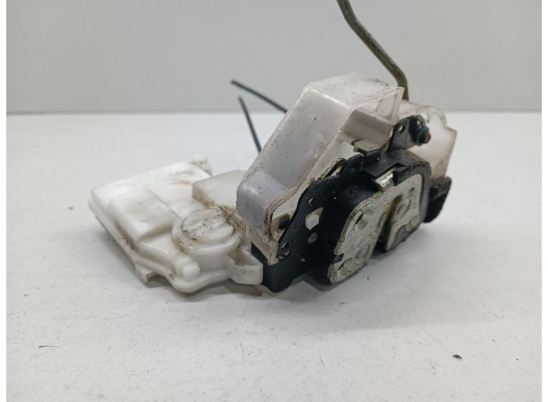 Замок двери задней левой к Mazda CX7