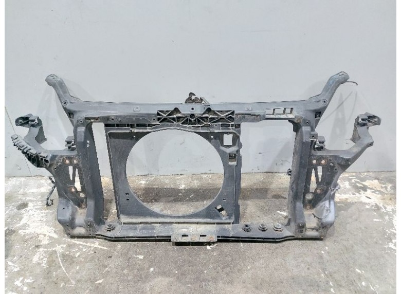 Передняя панель крепления облицовки (телевизор) к Hyundai i20