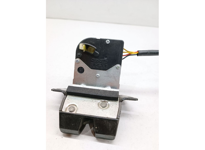 Замок багажника к Kia Rio, 2011г.